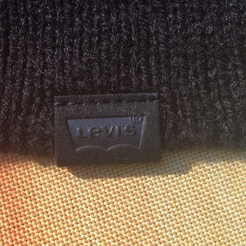 Levi’s Scarf - Picture 2 of 4